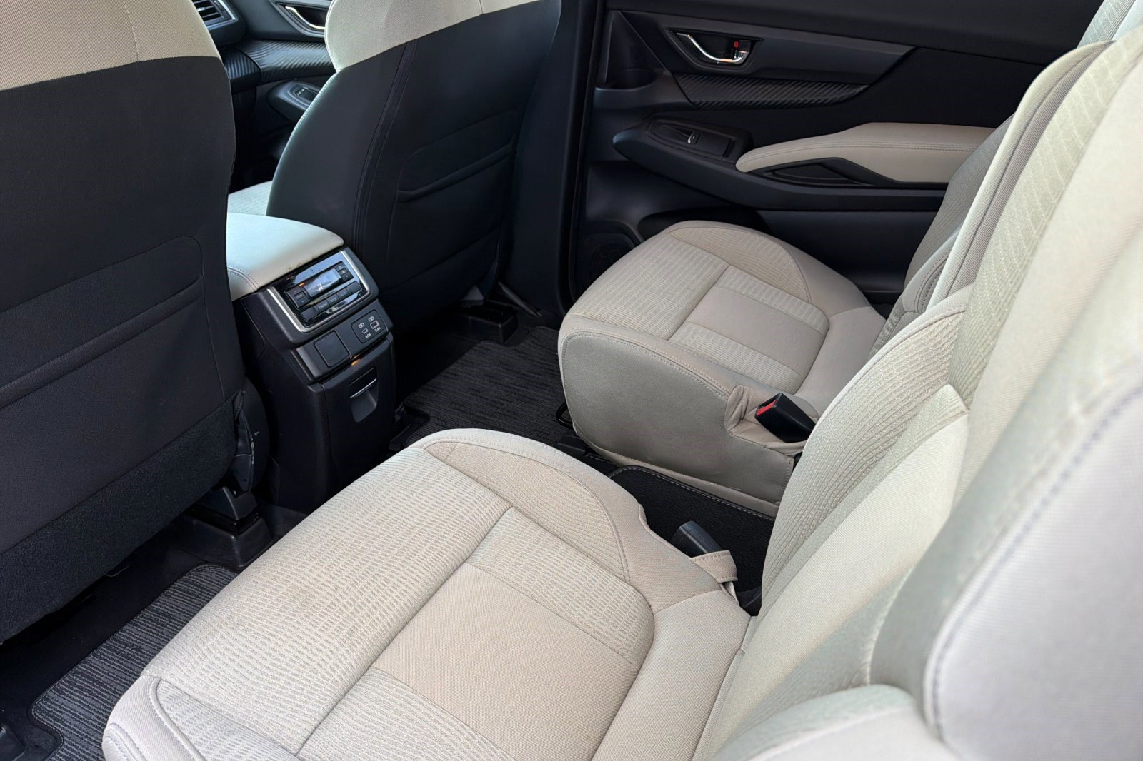 Used 2023 Subaru Ascent Premium w/ Convenience Package image 26