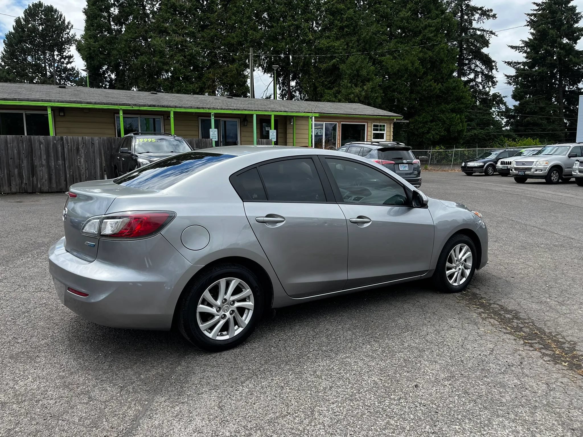 Used 2012 MAZDA MAZDA3 i Touring FWD image 3