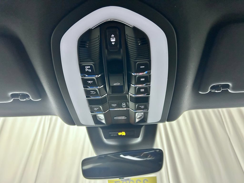 Certified 2026 Porsche Macan AWD/4WD image 24