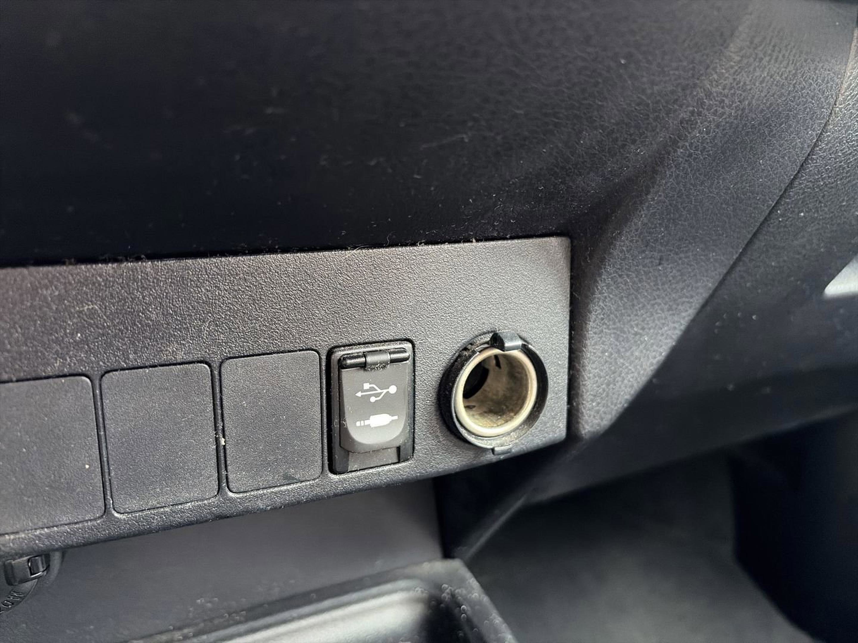 Used 2014 Toyota RAV4 XLE FWD image 26