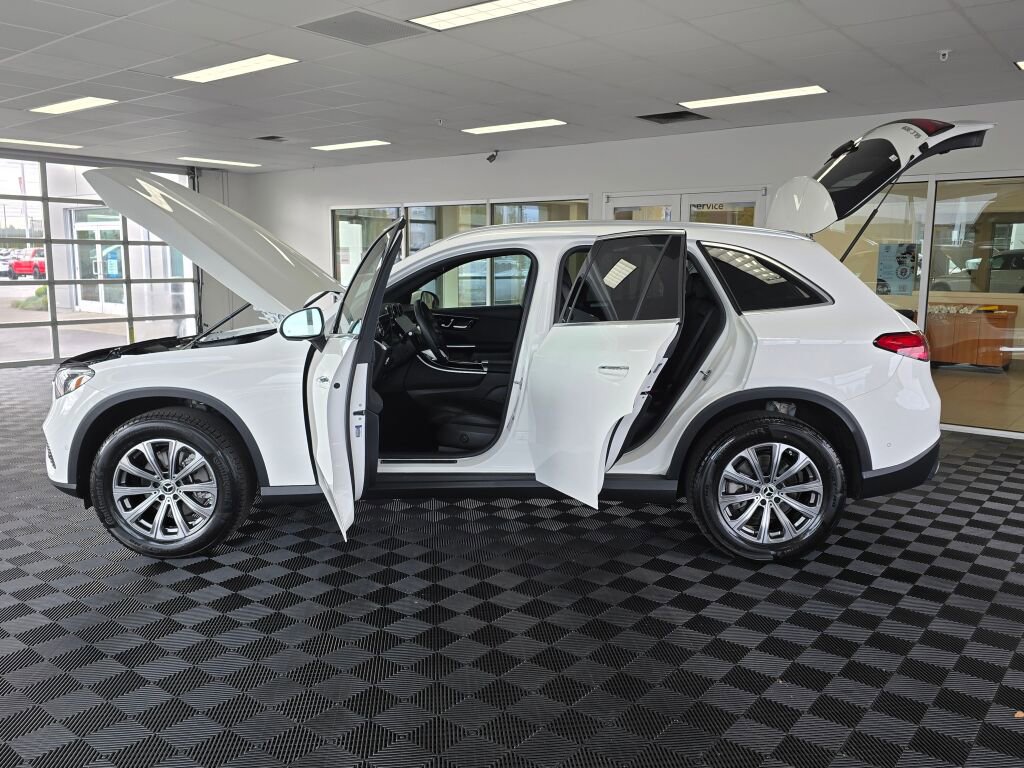 Used 2024 Mercedes-Benz GLC 300 4MATIC image 21