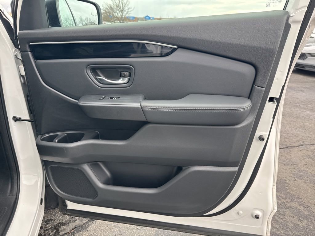 Certified 2025 Honda Pilot EX-L image 38