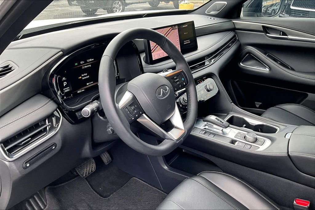 Certified 2025 INFINITI QX60 Luxe w/ Black Edition image 18