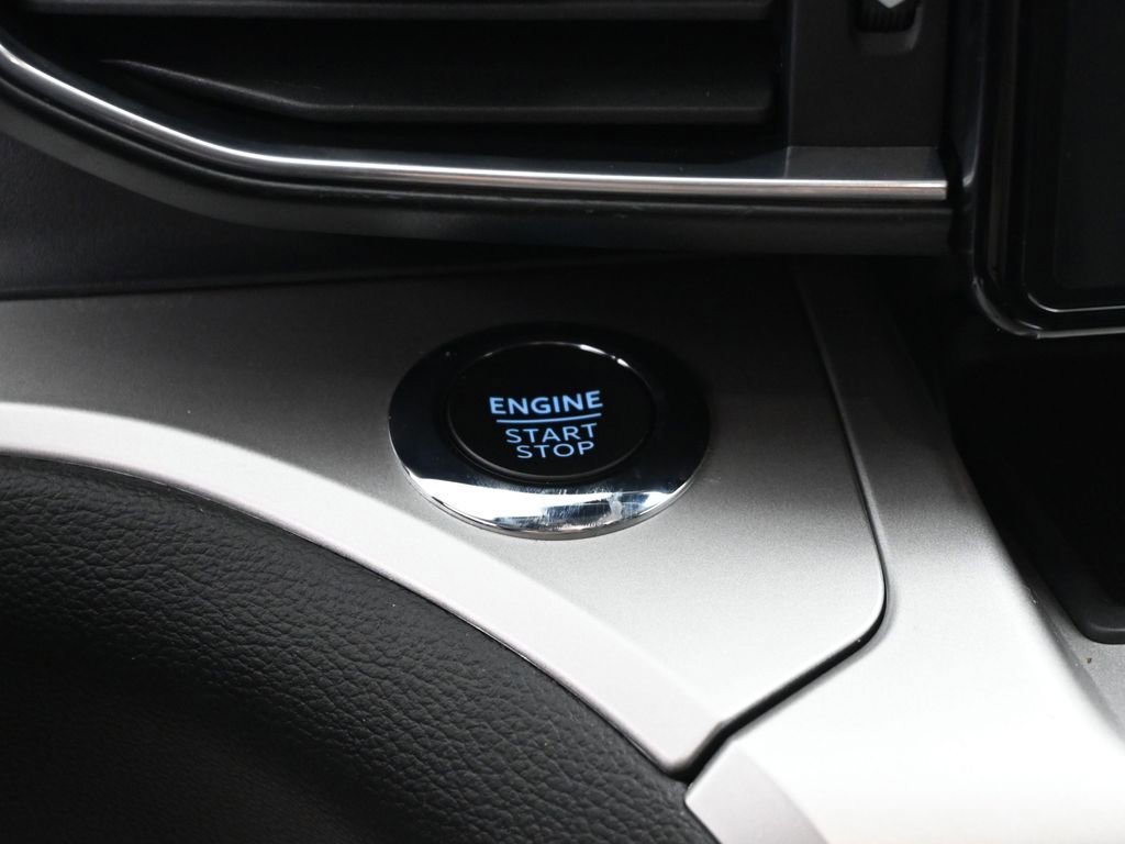 Used 2022 Ford Explorer XLT w/ Equipment Group 202A image 19