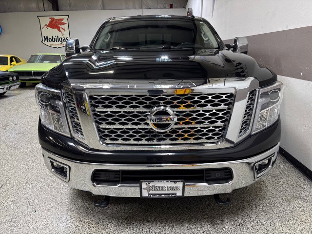 Used 2018 Nissan Titan SL w/ Chrome Package image 44