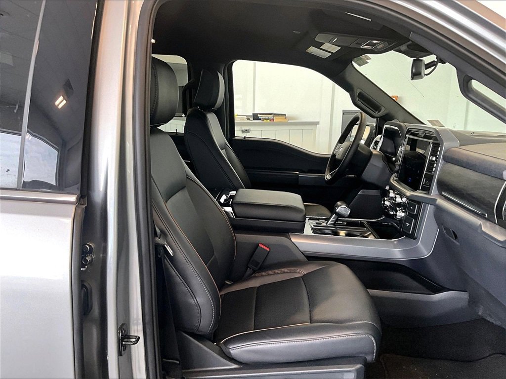 Used 2025 Ford F150 Lariat w/ Equipment Group 501A Mid image 11