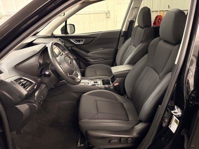 Used 2024 Subaru Forester Premium image 5