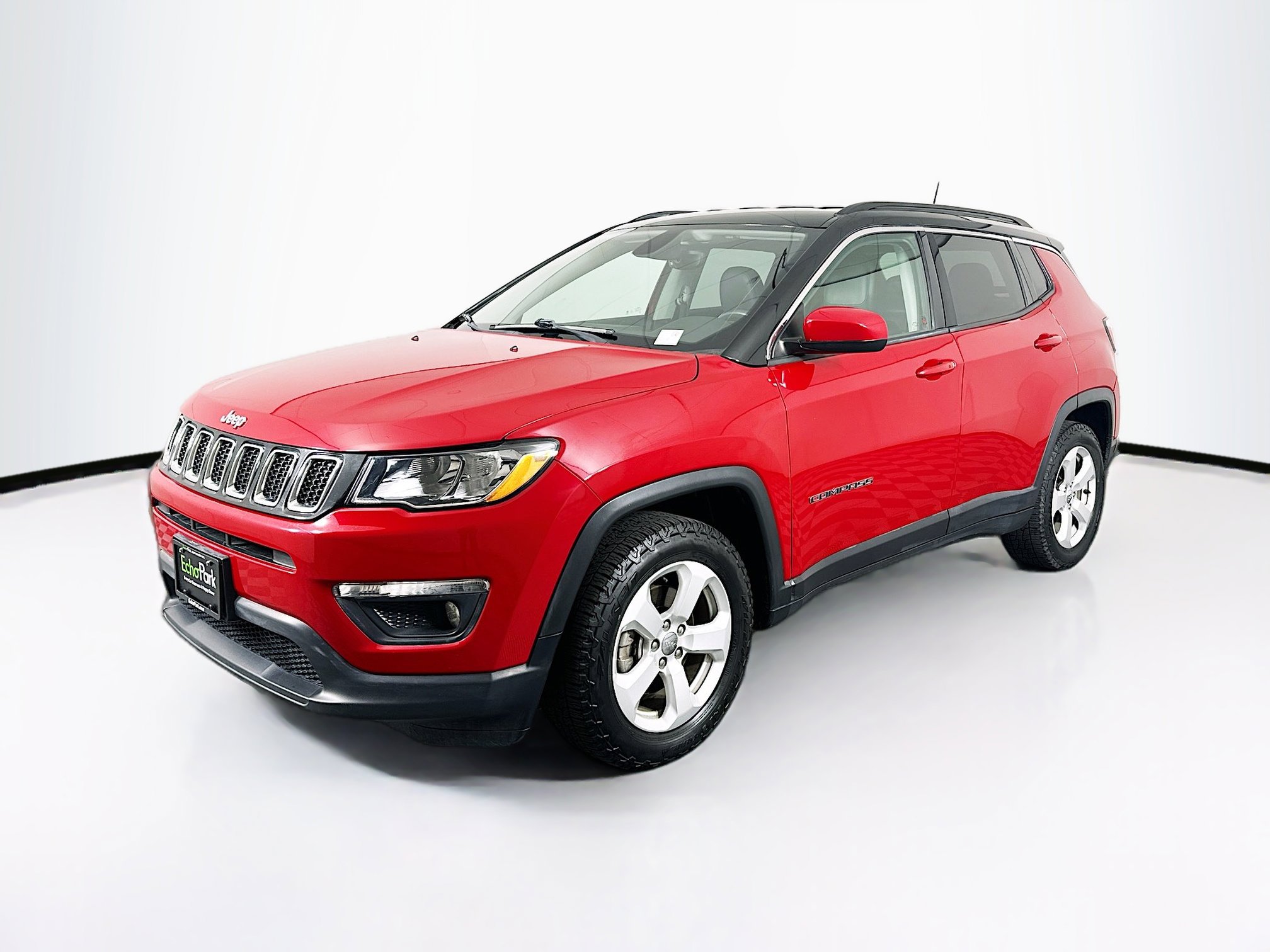 Used 2018 Jeep Compass Latitude w/ Popular Equipment Group FWD image 3