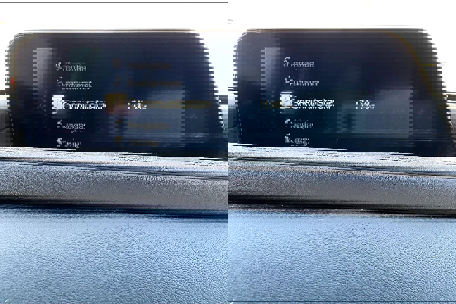 Used 2022 MAZDA CX-30 AWD 2.5 S w/ Premium Package image 35