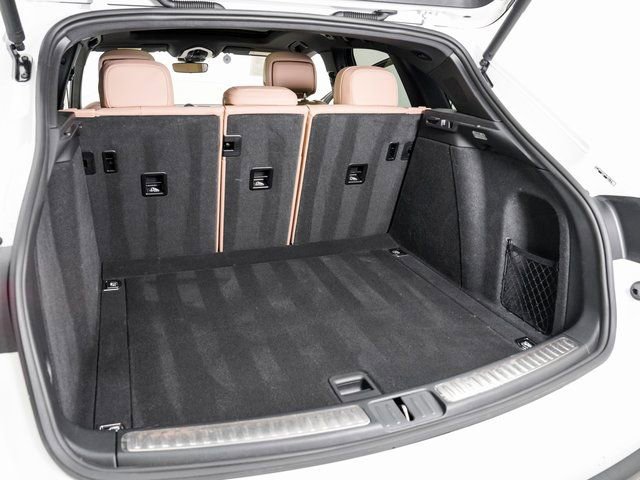 Certified 2025 Porsche Macan image 28