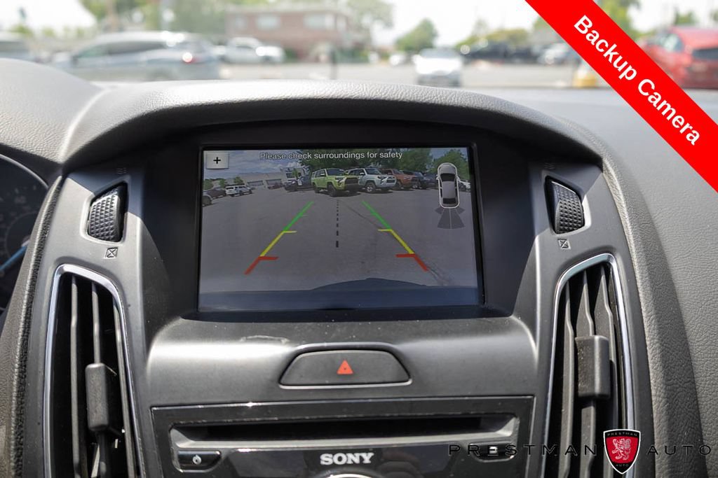 Used 2018 Ford Focus SEL w/ Cold Weather Package FWD image 8