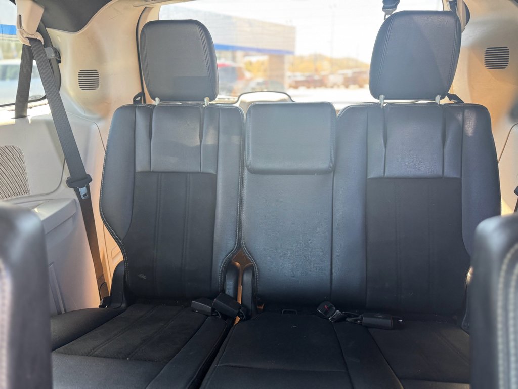 Used 2019 Dodge Grand Caravan SXT image 9