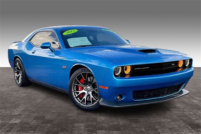 Used 2015 Dodge Challenger SRT image 11