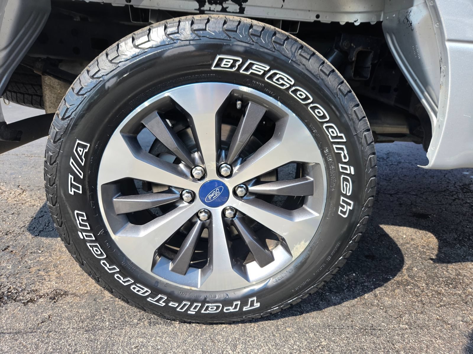 Used 2019 Ford F150 XL w/ Equipment Group 101A Mid AWD/4WD image 48
