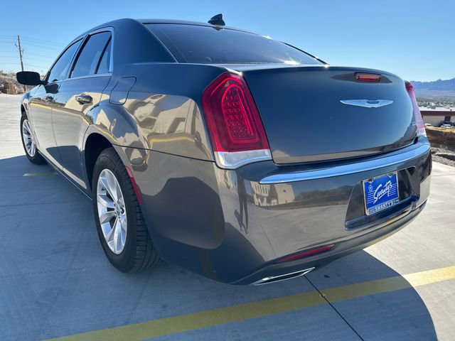 Used 2022 Chrysler 300 Touring RWD video 3