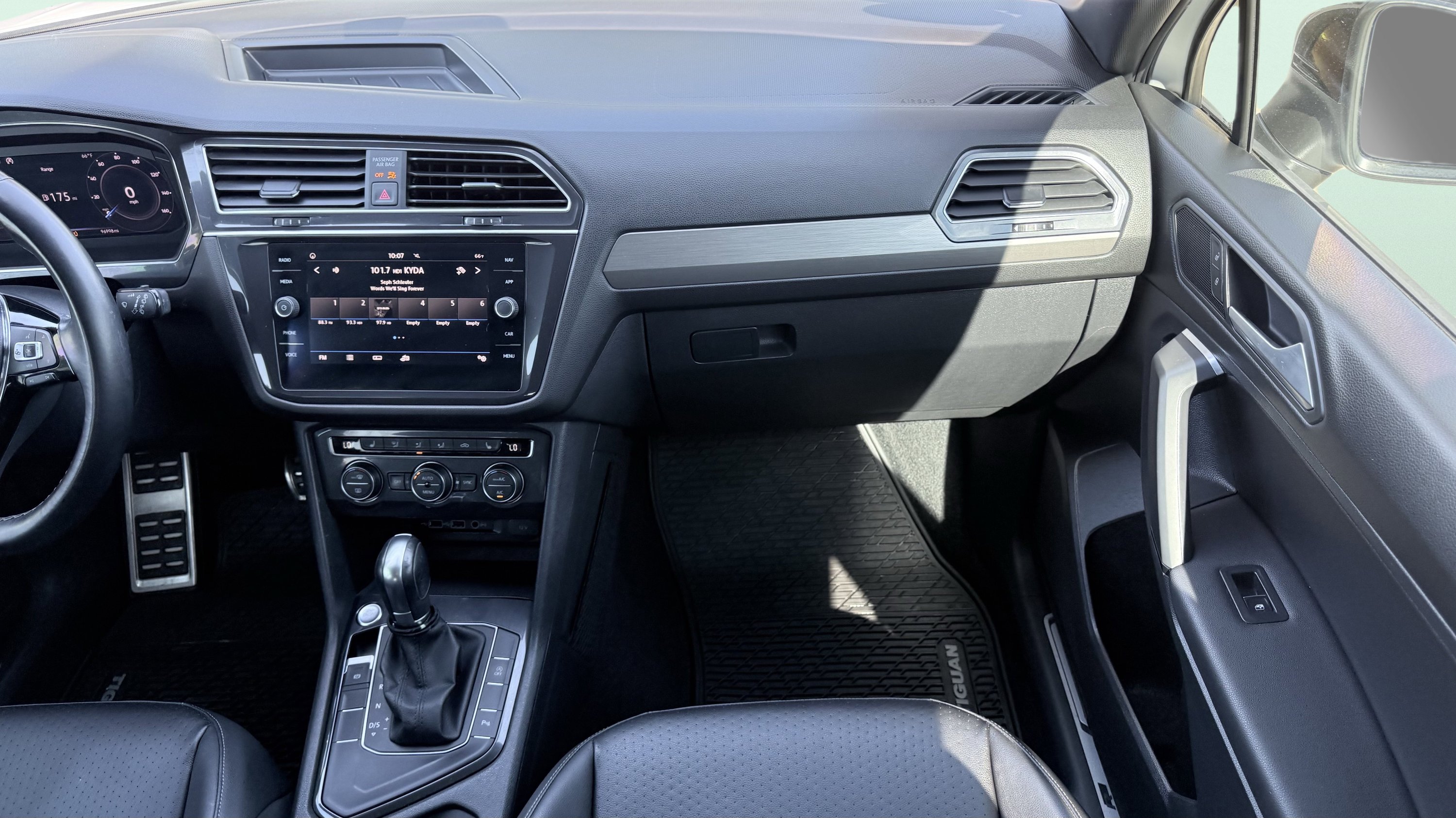 Used 2019 Volkswagen Tiguan SEL R-Line FWD image 57