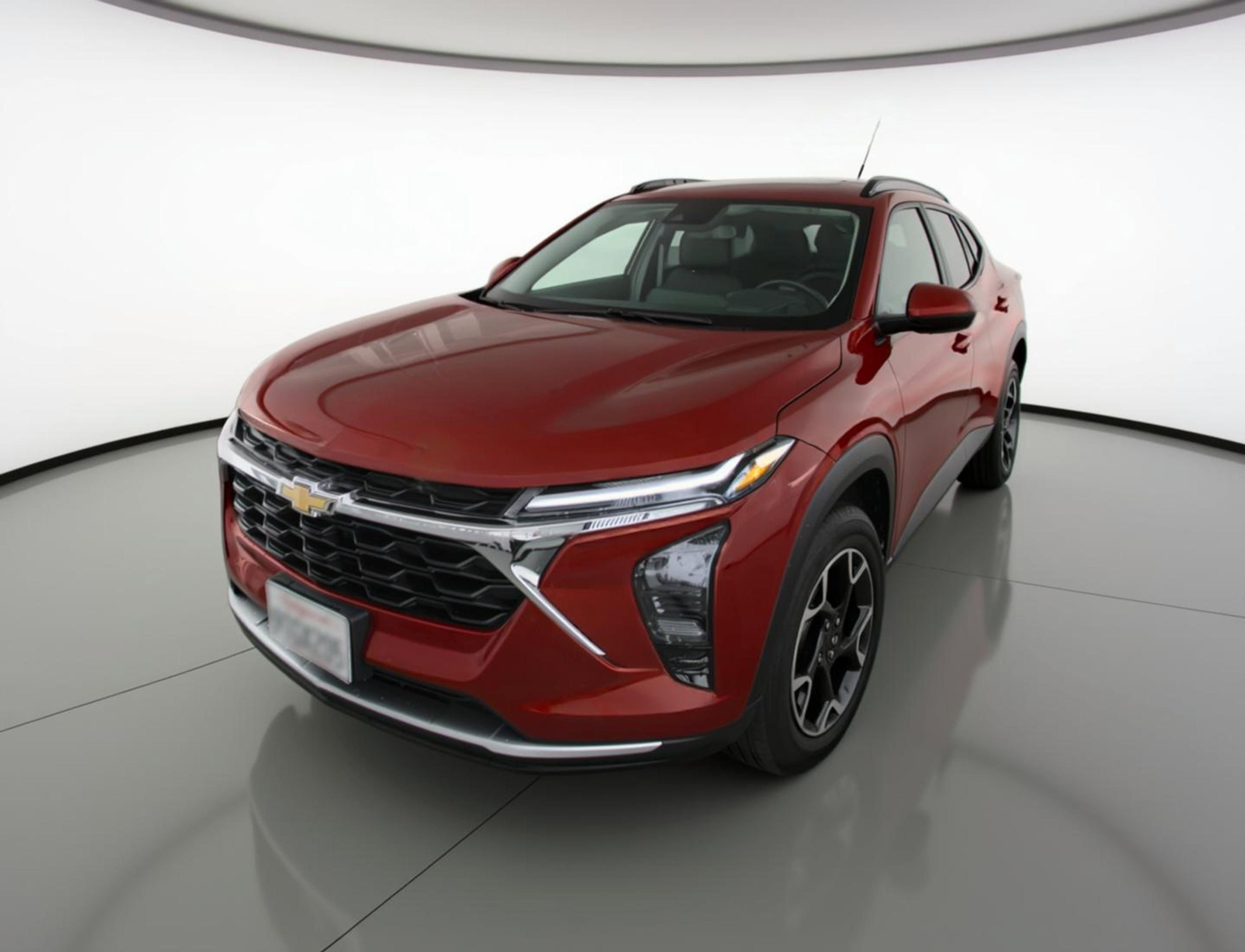 Used 2025 Chevrolet Trax LT w/ LT Convenience Package FWD image 3
