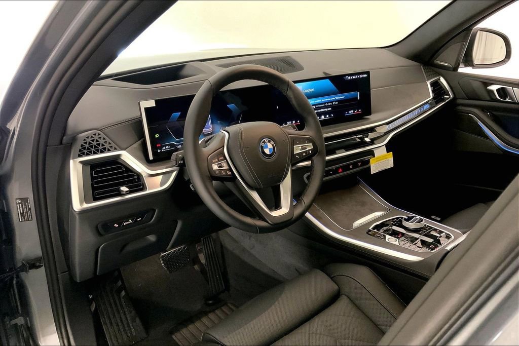 New 2026 BMW X5 xDrive50e w/ Executive Package image 4