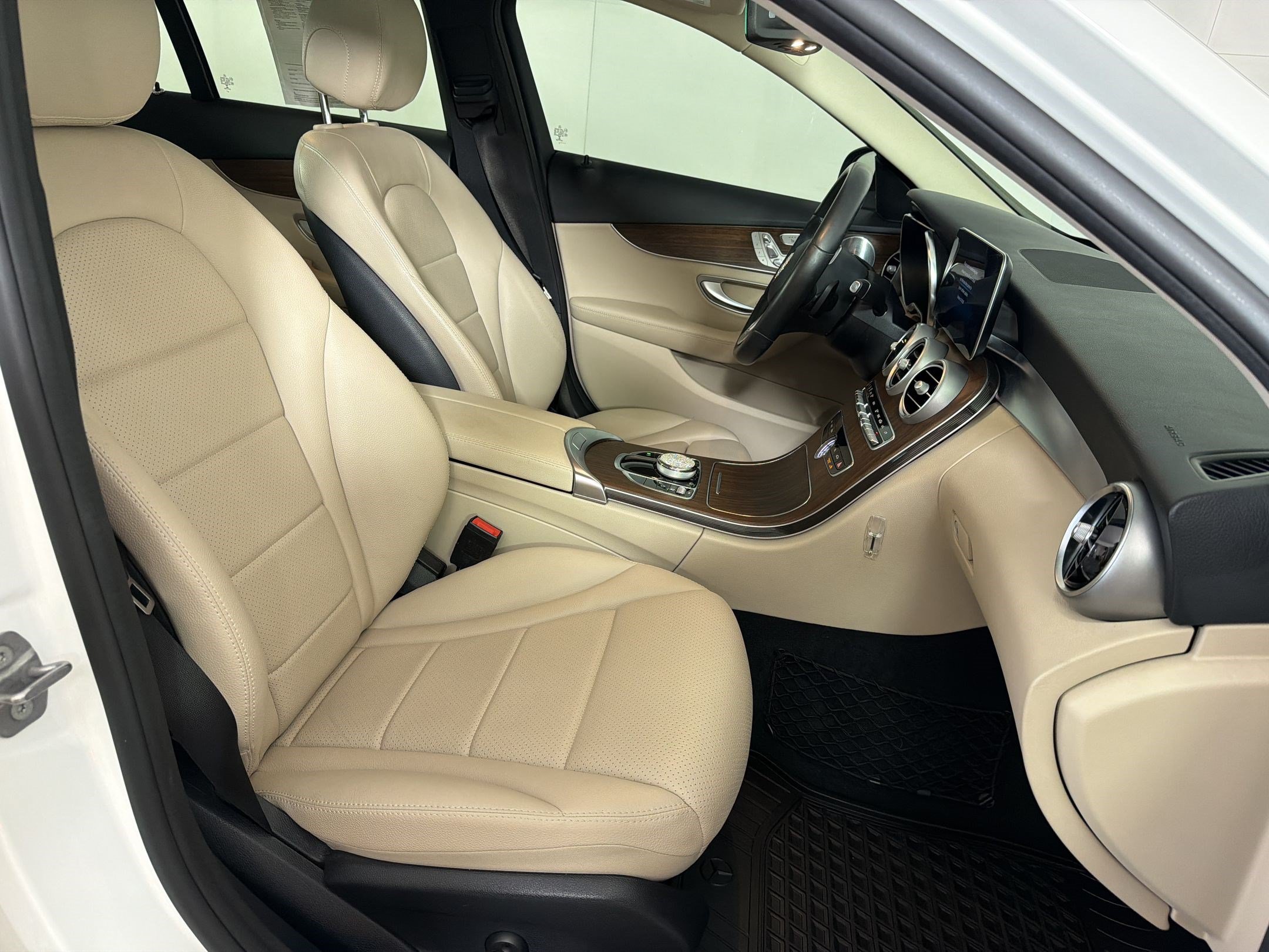 Certified 2021 Mercedes-Benz C 300 4MATIC Sedan image 25