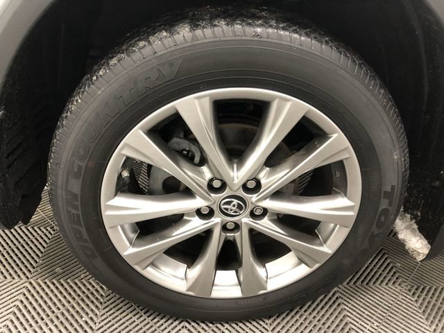 Used 2018 Toyota RAV4 Limited image 29