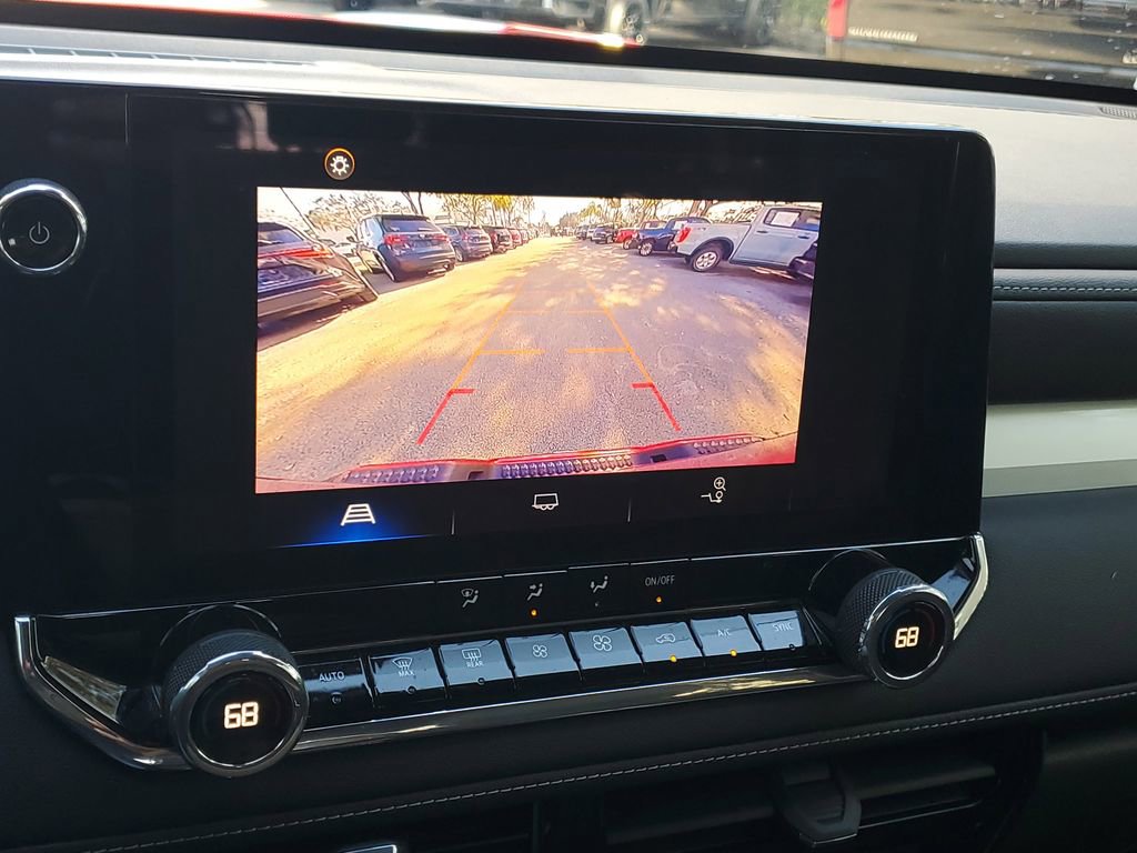 Used 2024 Chevrolet Colorado LT w/ LT Convenience Package image 23