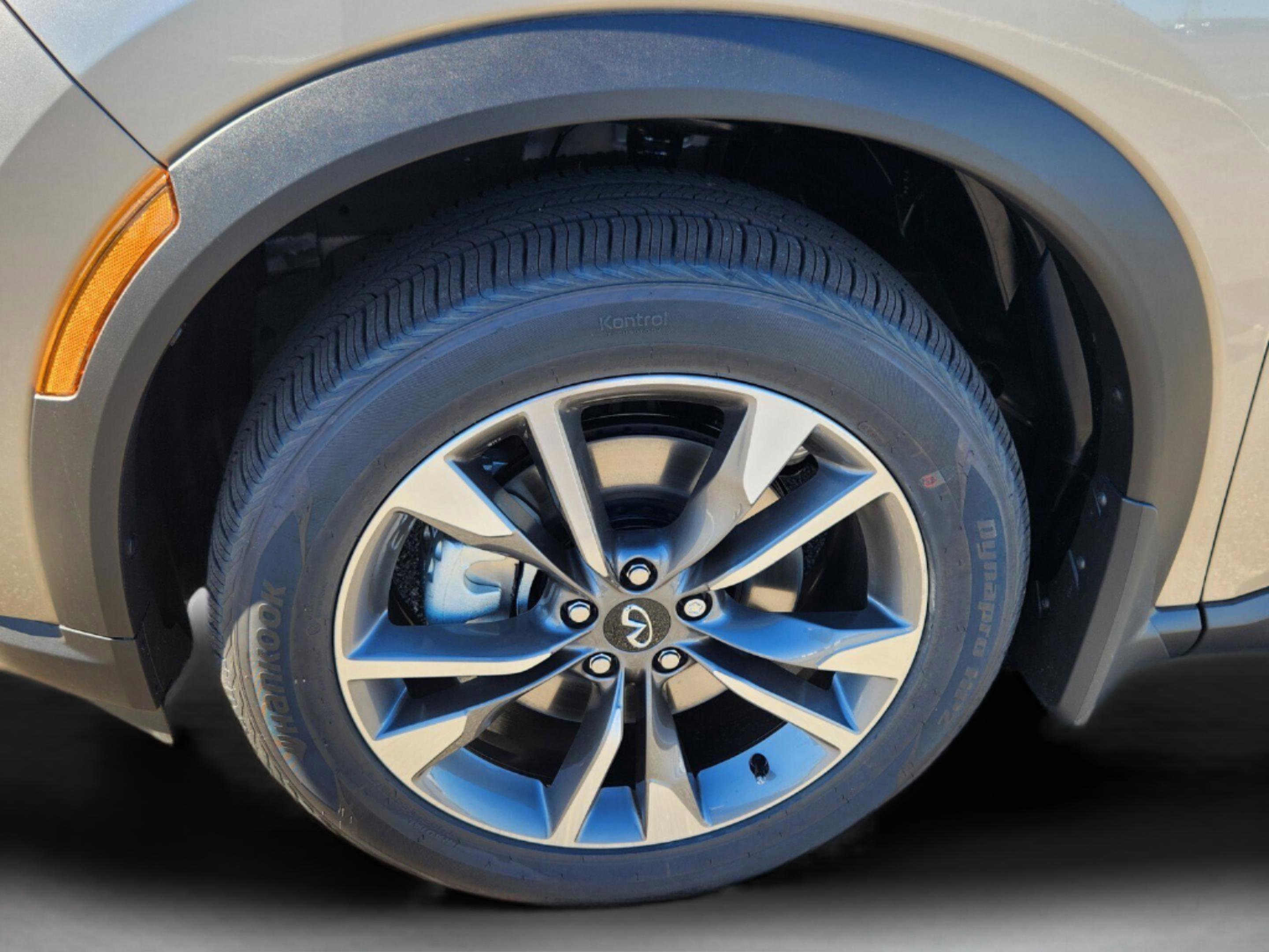 Certified 2025 INFINITI QX60 Luxe w/ Vision Package image 23