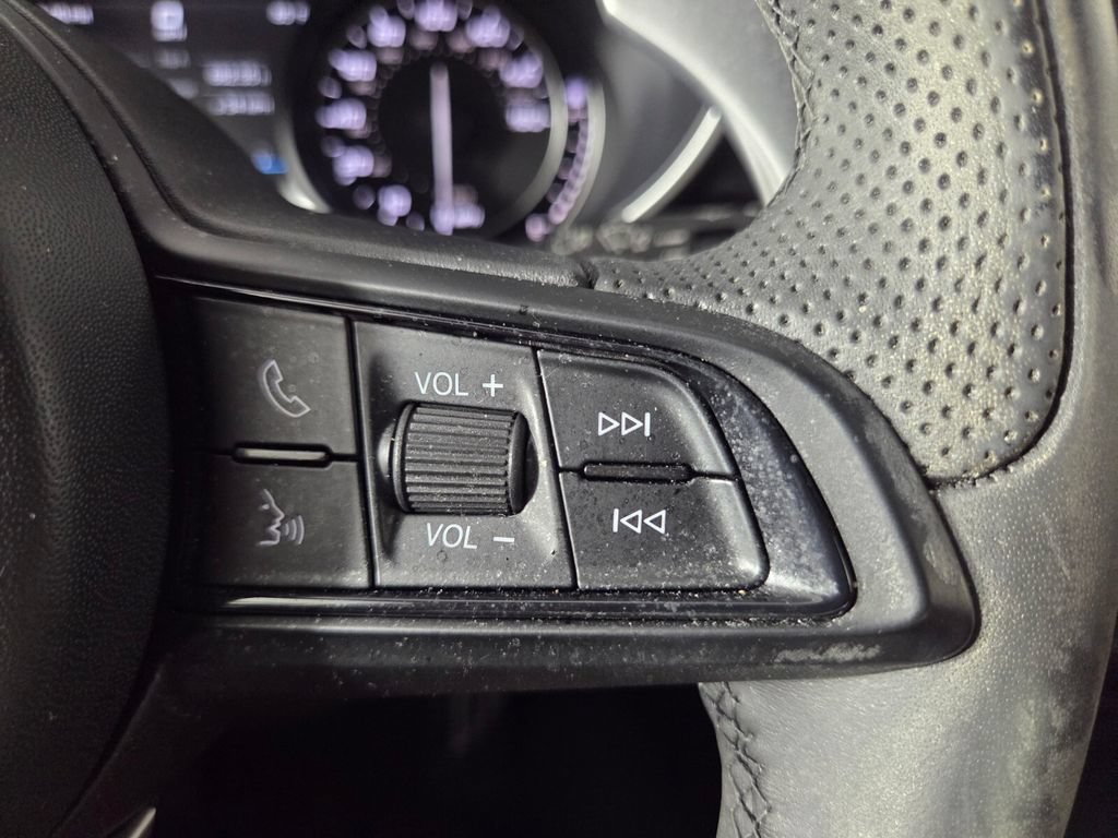 Used 2023 Alfa Romeo Stelvio Sprint RWD image 16