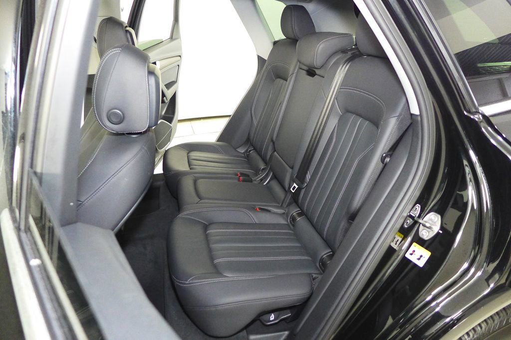 Used 2023 Audi Q5 2.0T Premium w/ Convenience Package image 21