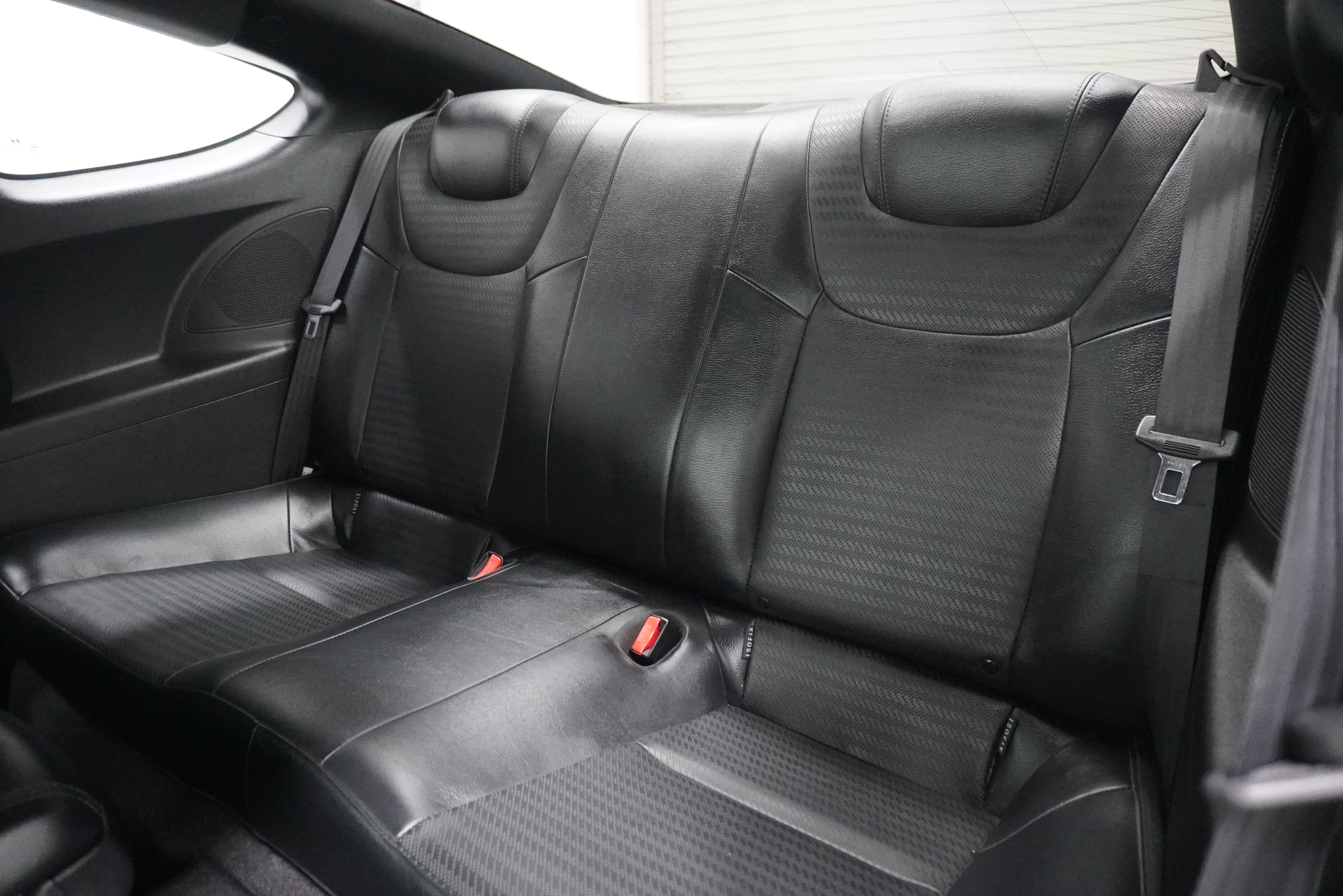 Used 2013 Hyundai Genesis 3.8 RWD image 7