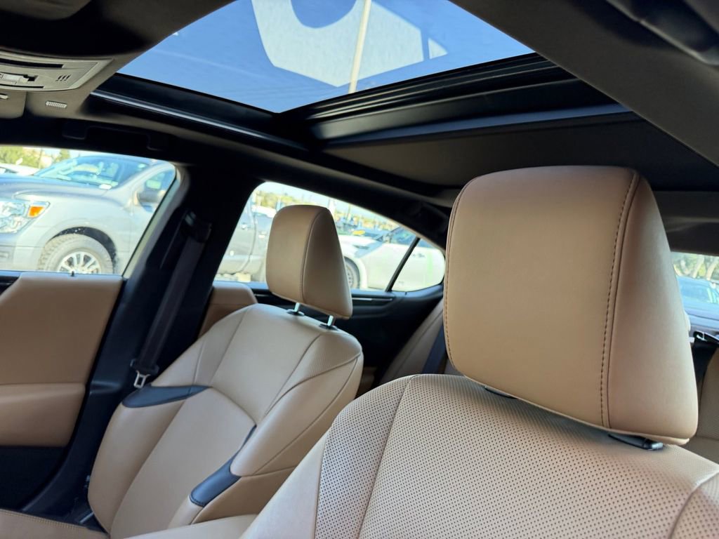 Used 2019 Lexus ES 350 w/ Premium Package image 16