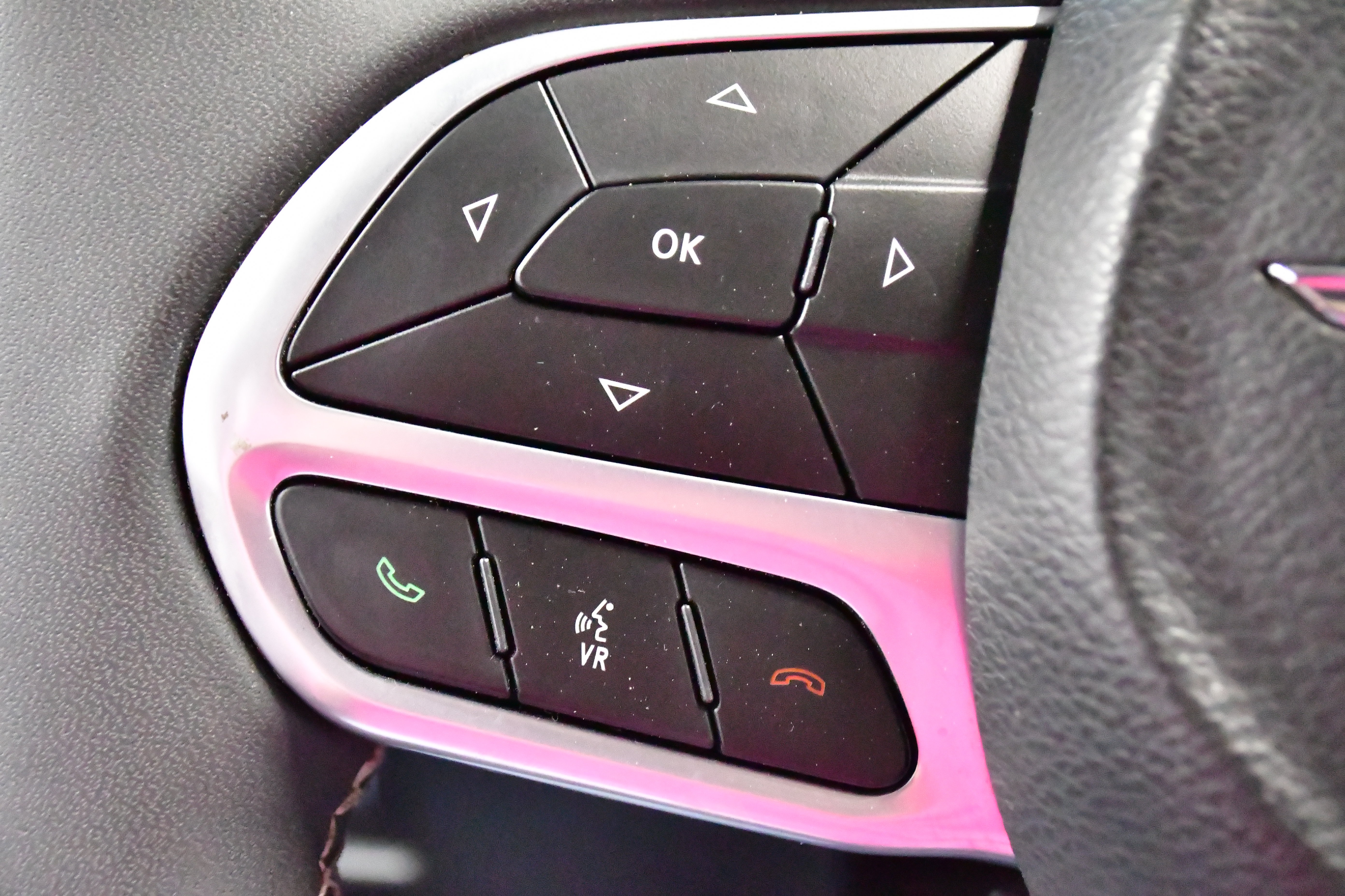 Used 2025 Chrysler Pacifica Select FWD image 22
