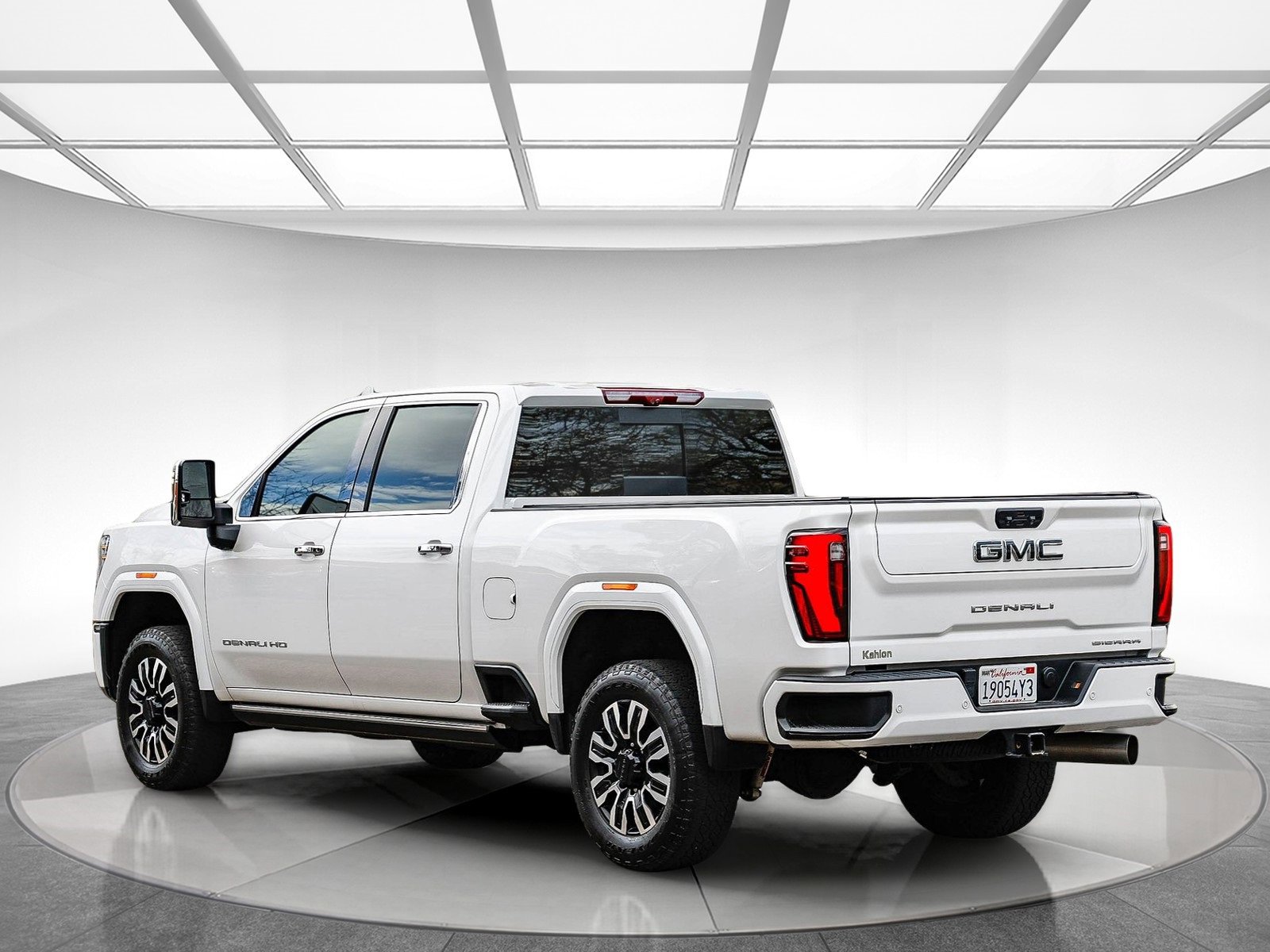 Used 2024 GMC Sierra 2500 Denali Ultimate w/ Max Trailering Package image 2