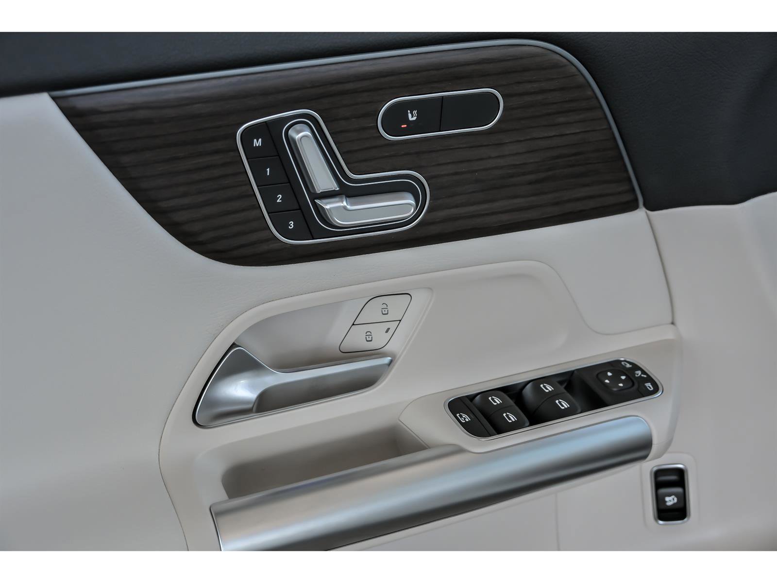 New 2026 Mercedes-Benz GLA 250 4MATIC image 5