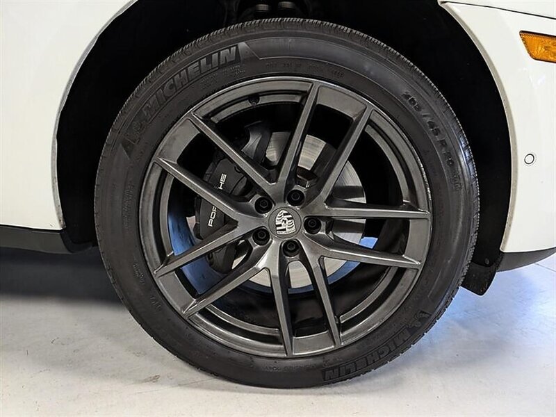 Used 2023 Porsche Macan Turbo AWD/4WD image 12