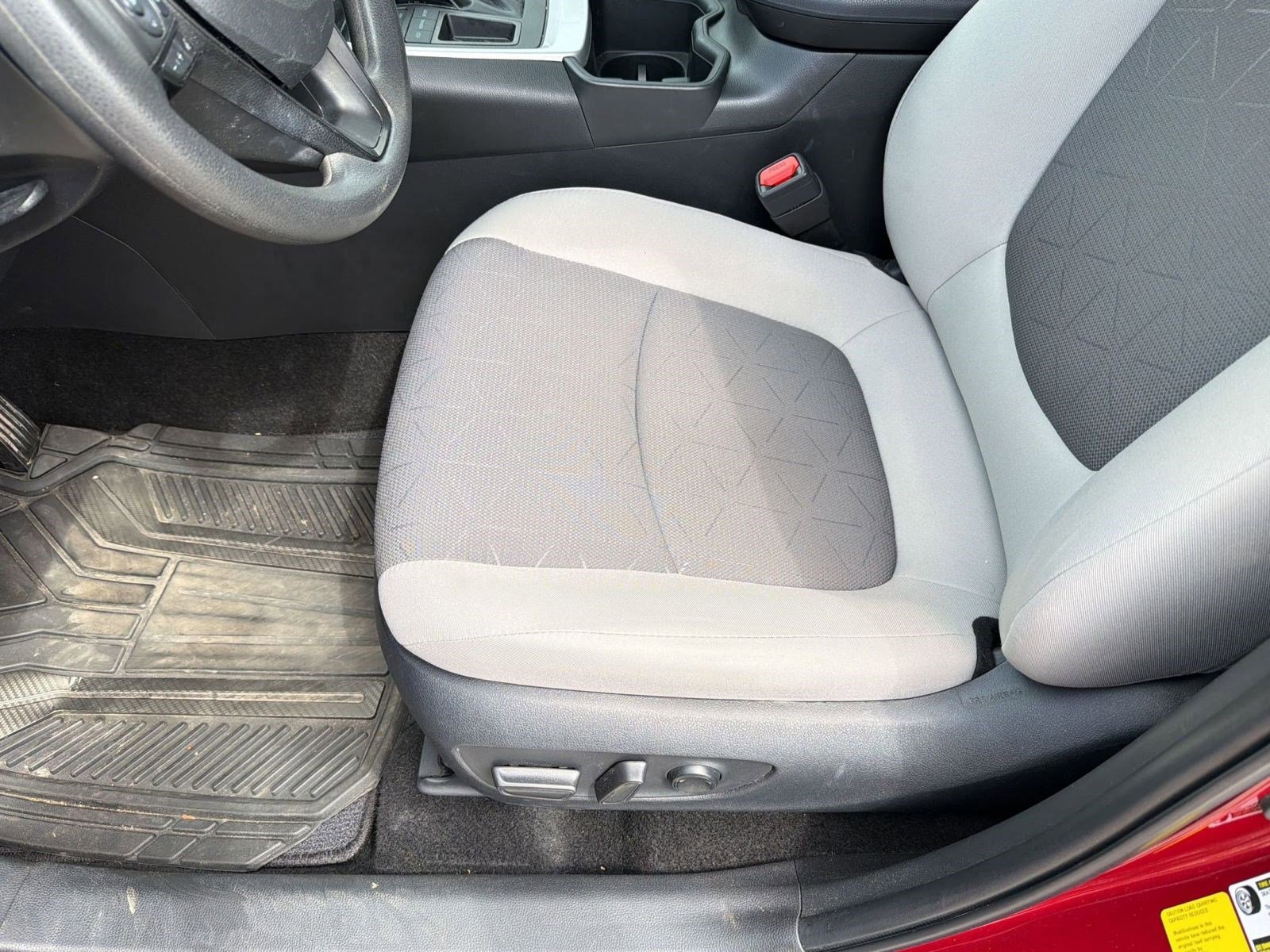 Used 2024 Toyota RAV4 XLE w/ Convenience Package image 12