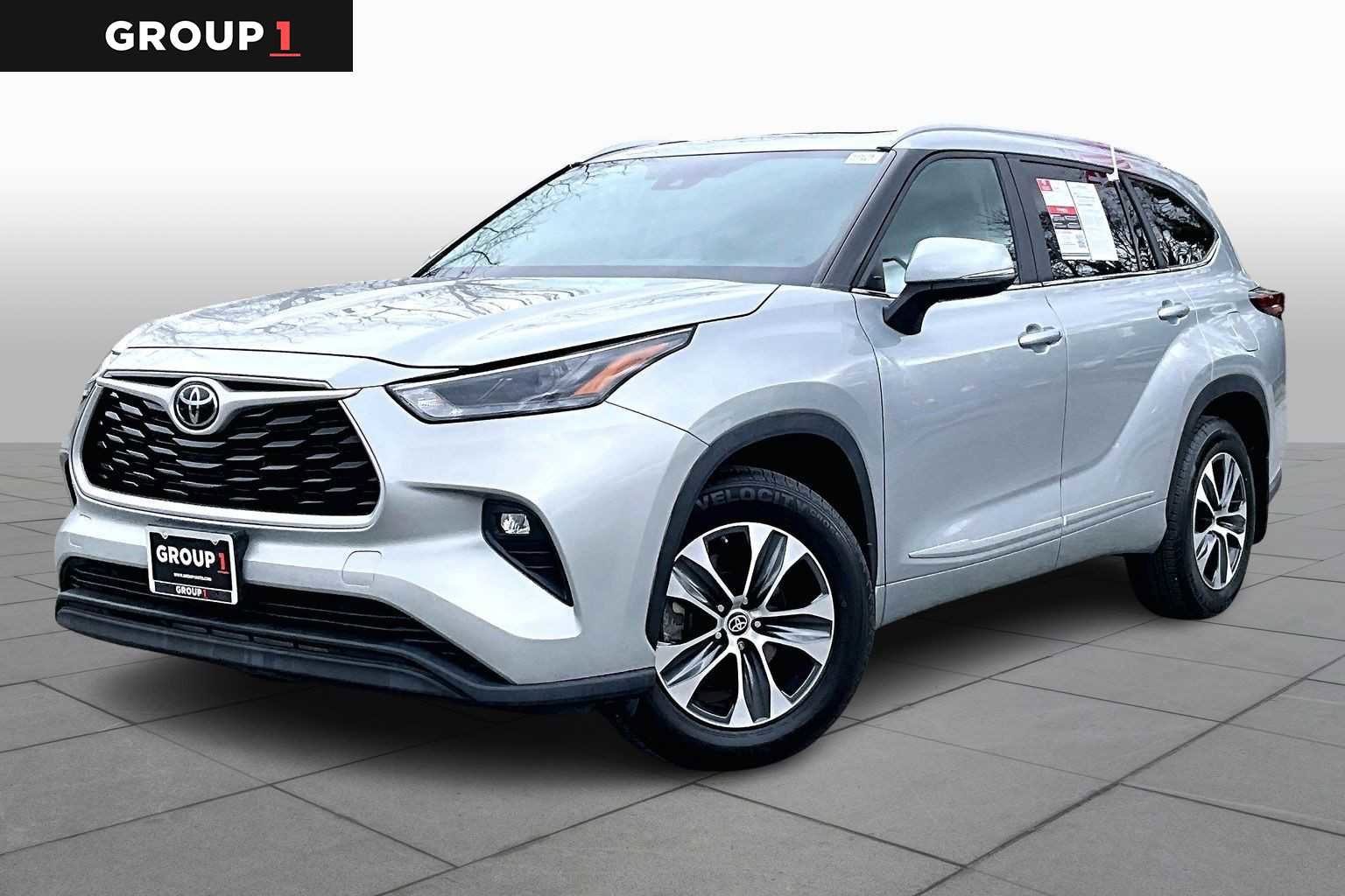 Used 2023 Toyota Highlander XLE image 1