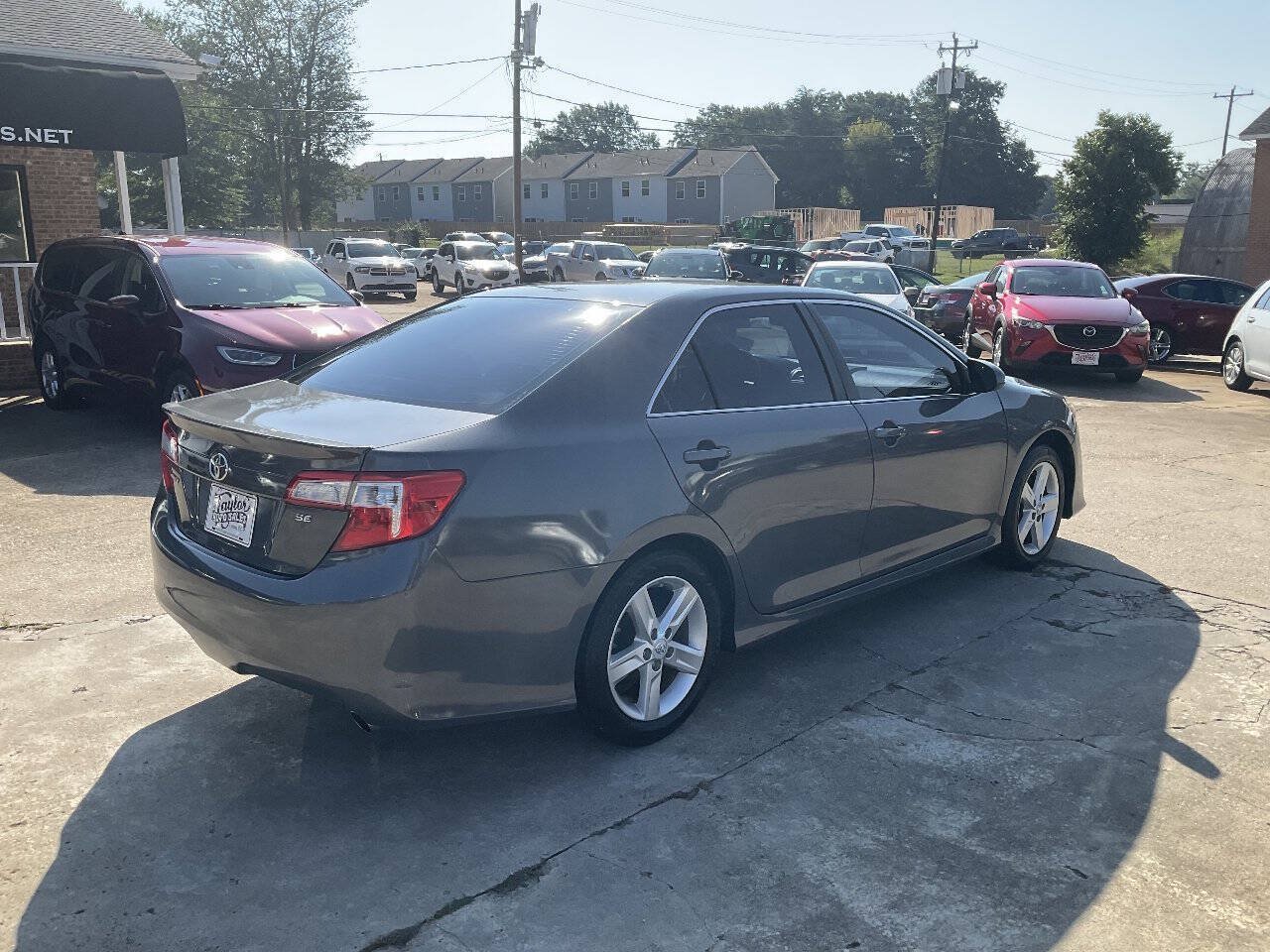 Used 2014 Toyota Camry SE FWD image 3