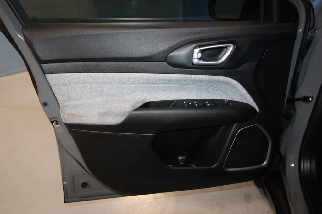 Used 2023 Jeep Compass Sport AWD/4WD image 5