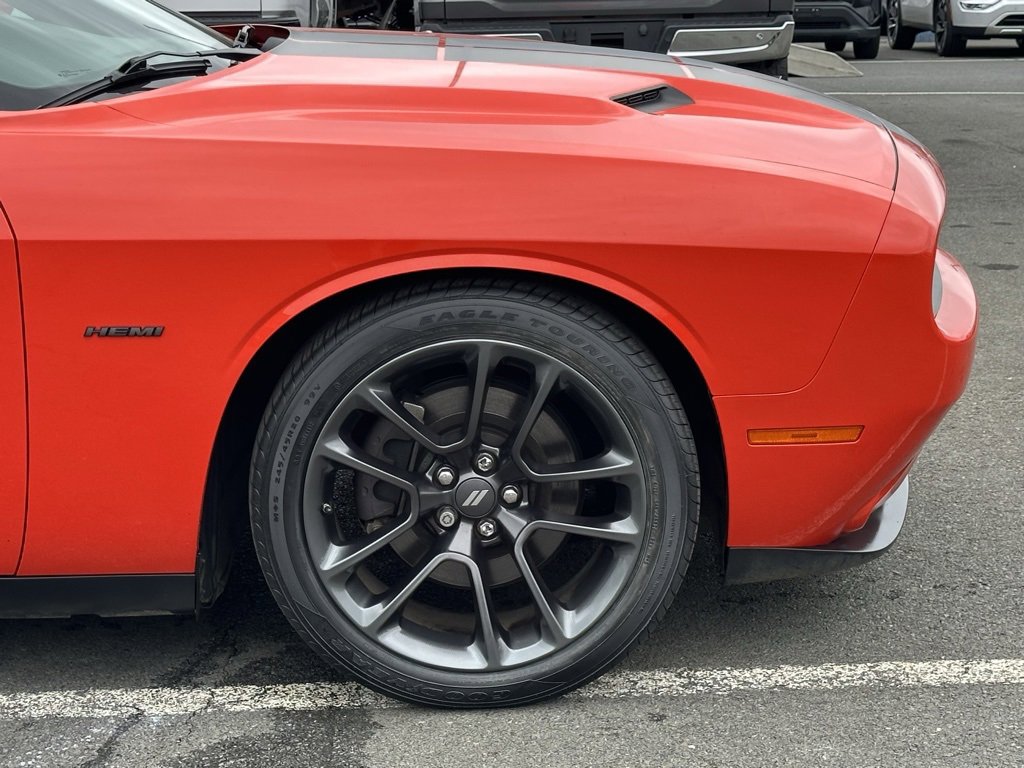Used 2018 Dodge Challenger R/T w/ Blacktop Package image 33