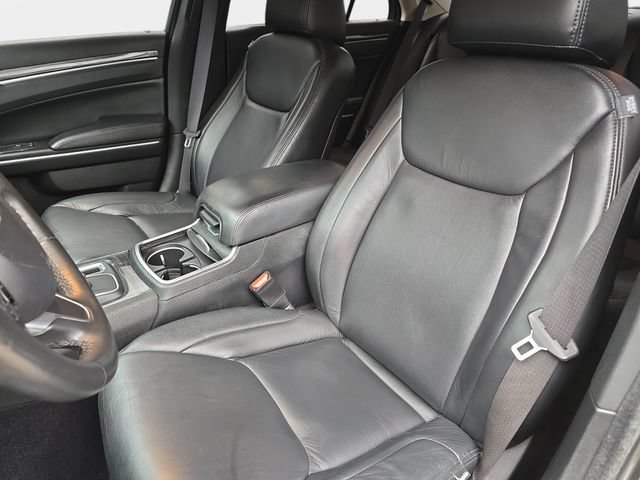Used 2019 Chrysler 300 Touring w/ Sport Appearance Package RWD image 15