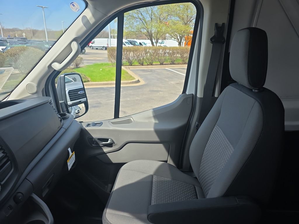 New 2025 Ford Transit 250 148 Medium Roof image 34