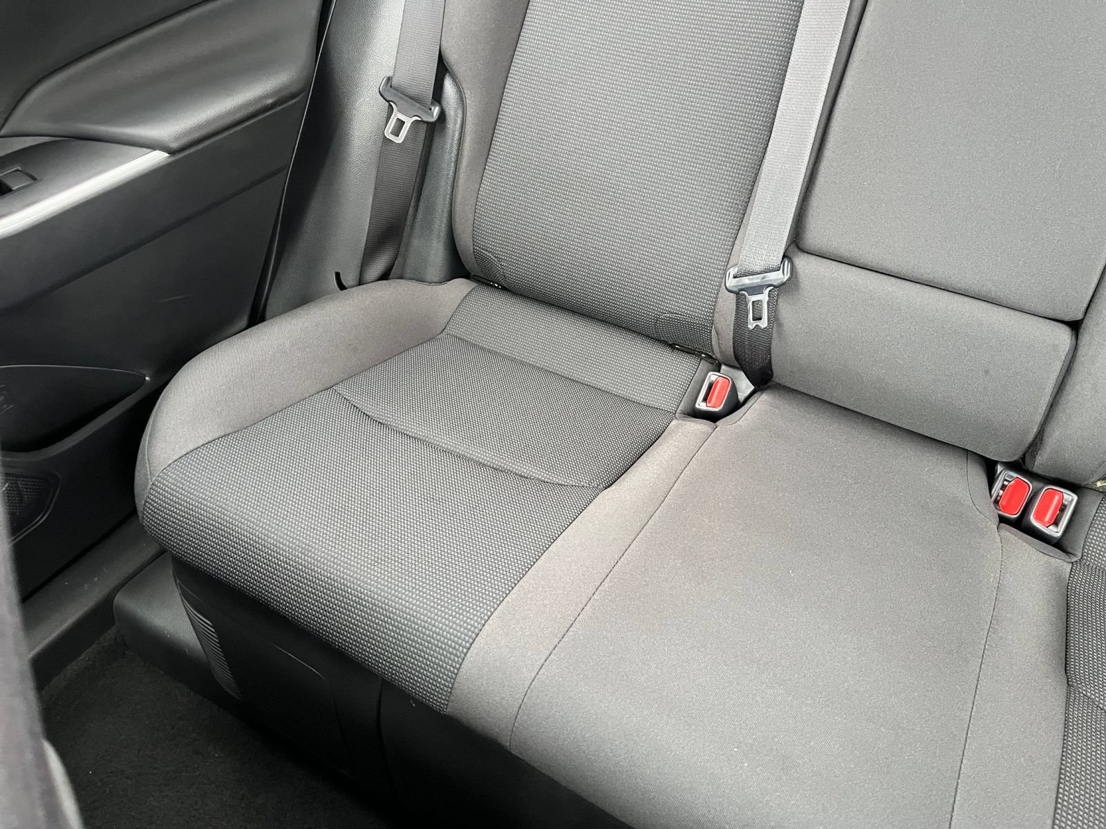 Used 2025 Toyota RAV4 LE AWD/4WD image 39