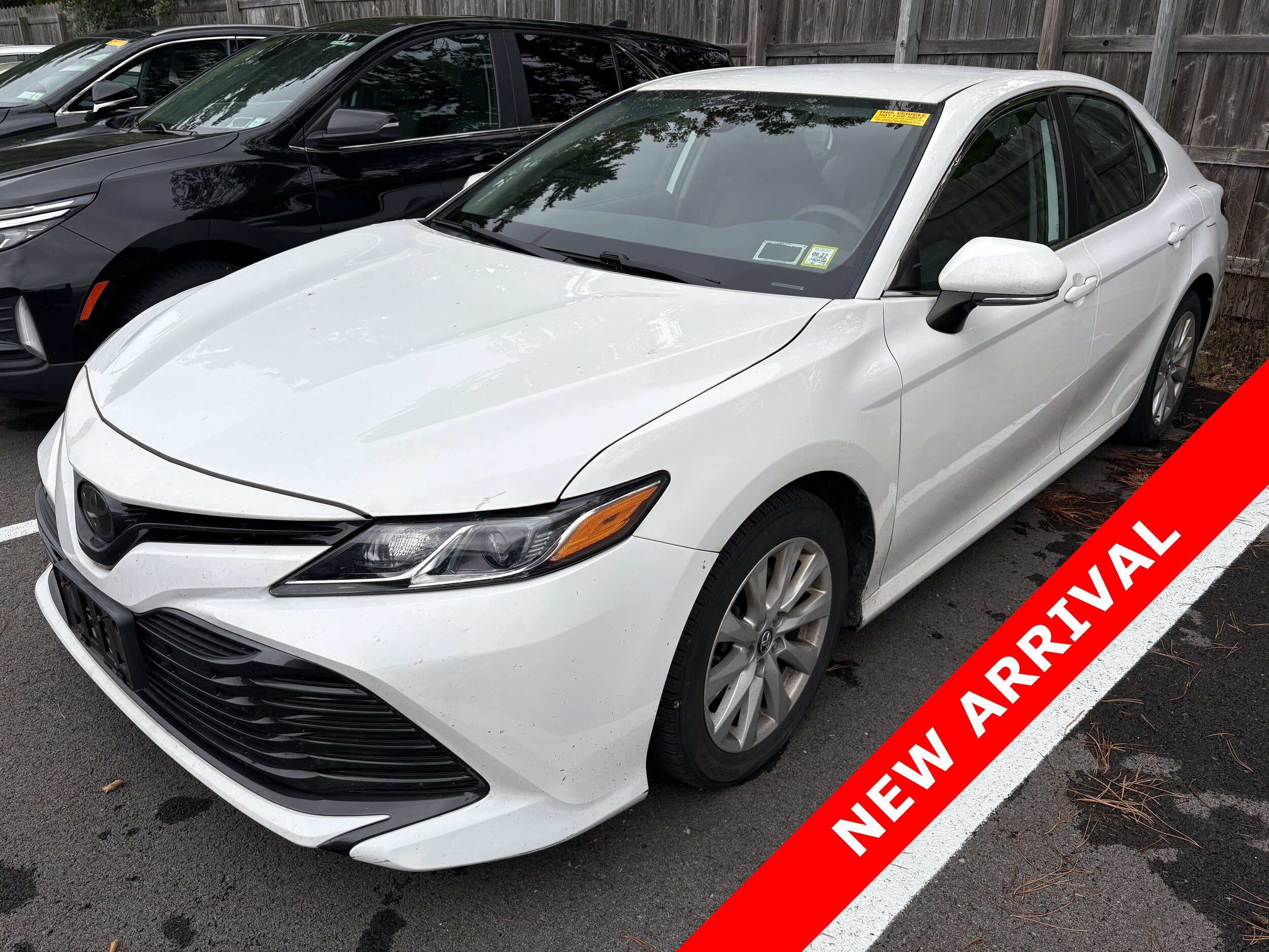 Used 2019 Toyota Camry LE FWD image 1