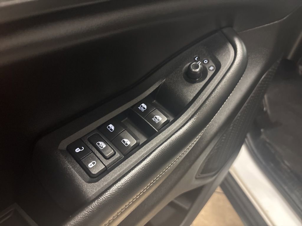 Used 2023 Jeep Grand Cherokee Altitude AWD/4WD image 22