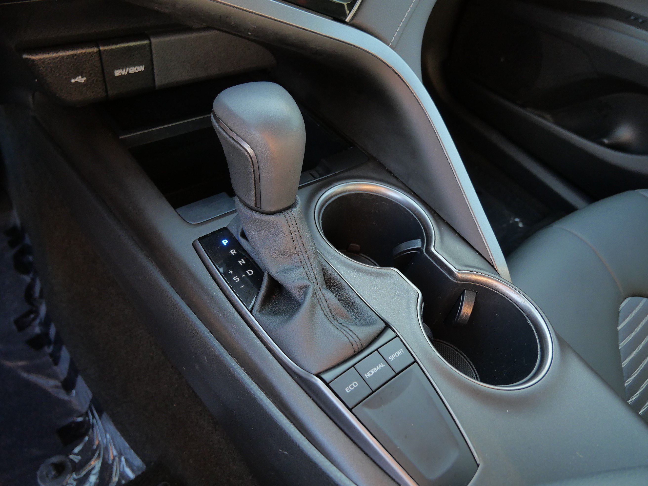 Used 2024 Toyota Camry SE w/ Protection Package (Q2) (TMS) FWD image 25