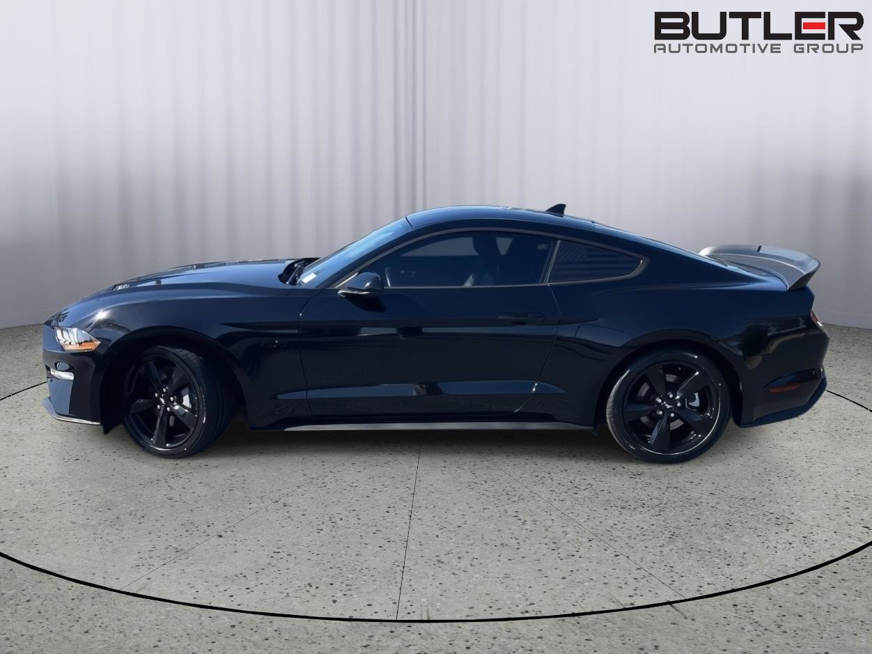 Used 2022 Ford Mustang GT Premium w/ Black Accent Package RWD image 2