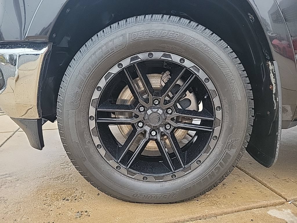 Used 2020 RAM 1500 Laramie AWD/4WD image 9