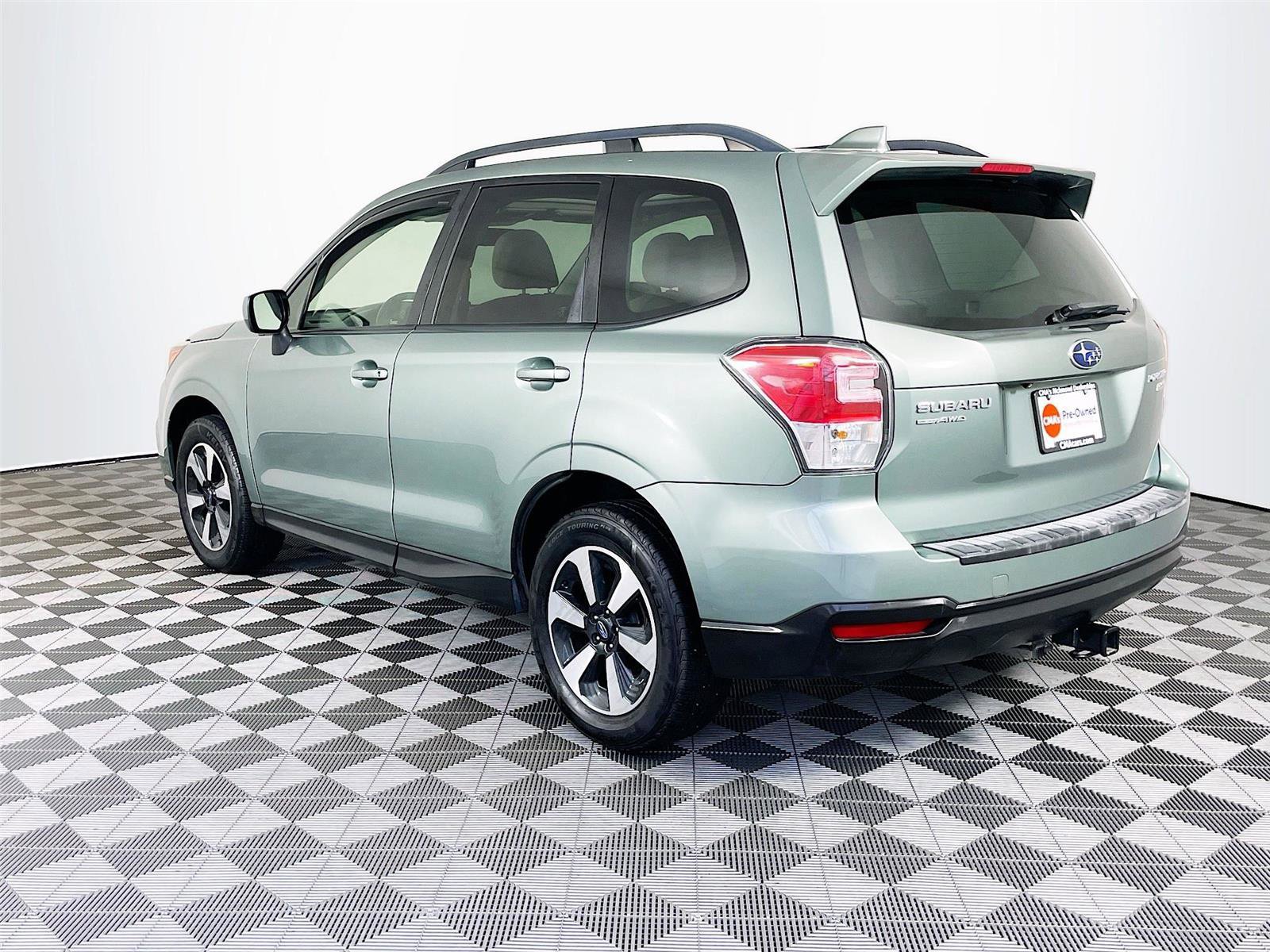 Used 2017 Subaru Forester 2.5i Premium w/ All-Weather Package image 6