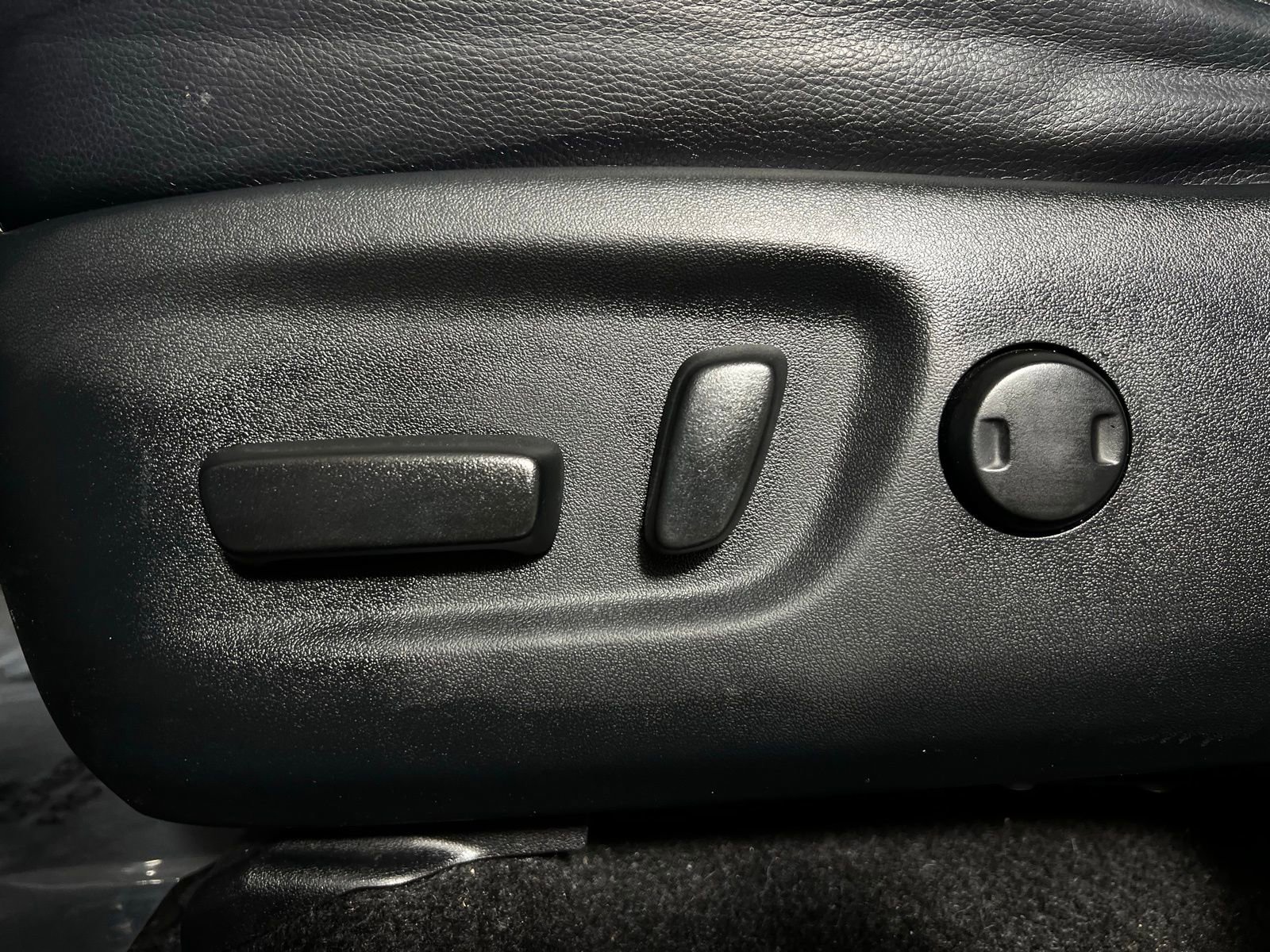 Used 2018 Toyota RAV4 Limited image 14