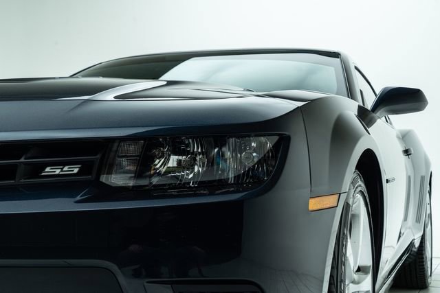 Used 2015 Chevrolet Camaro SS w/ Rear Vision Package image 10